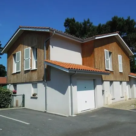 Marensines - Jolie Mitoyenne Sur Grand Jardinet Et Terrasse En Bois * Capbreton